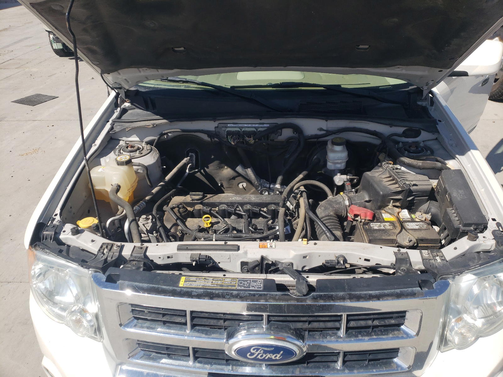 Photo 7 from auction – 2011 FORD ESCAPE LIM with VIN 1FMCU9E76BKA57396