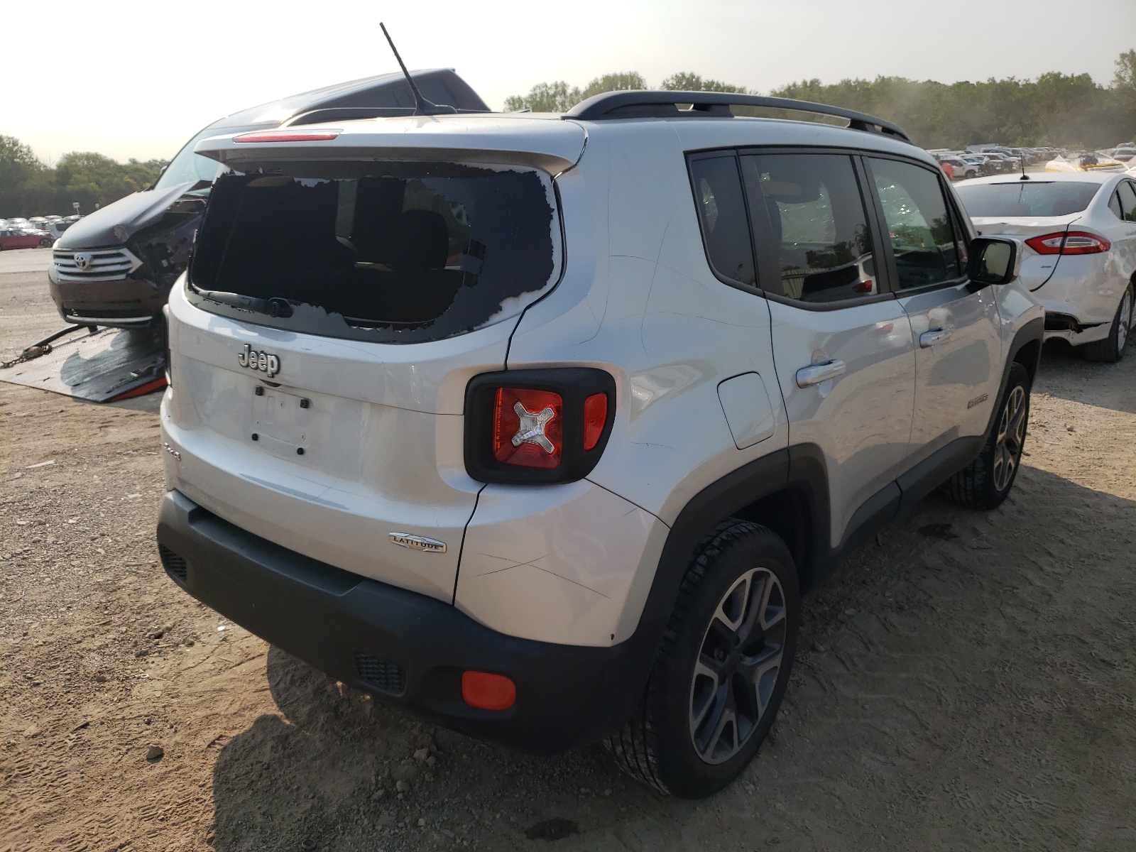 Photo 4 from auction – 2015 JEEP RENEGADE L with VIN ZACCJBBT1FPC39511