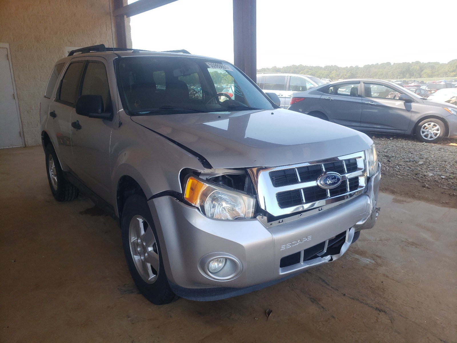 صورة رقم 1 من المزاد - 2010 FORD ESCAPE XLT مع VIN 1FMCU0D78AKD37204