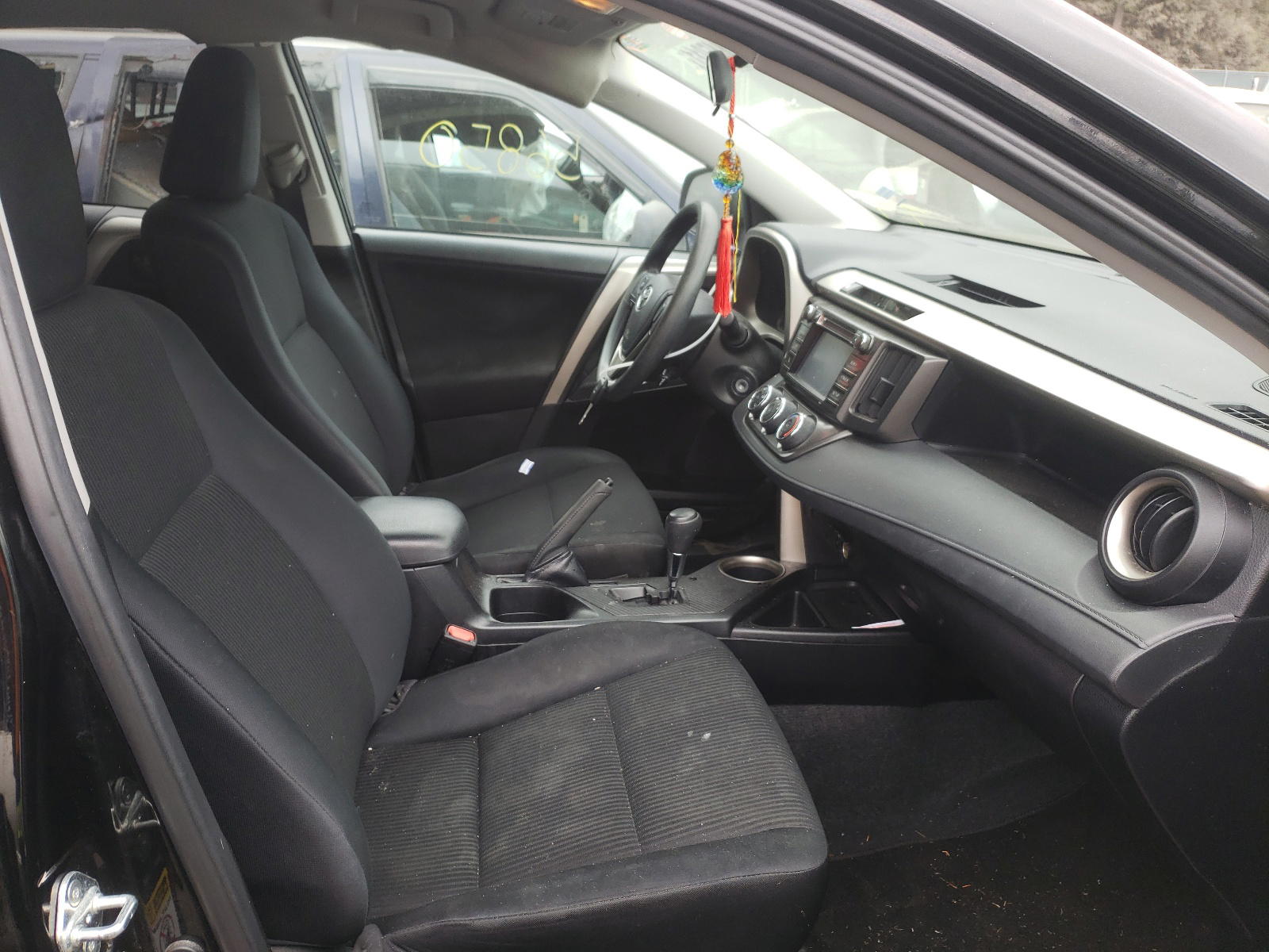 Photo 5 from auction – 2015 TOYOTA RAV4 LE with VIN 2T3BFREV2FW363761