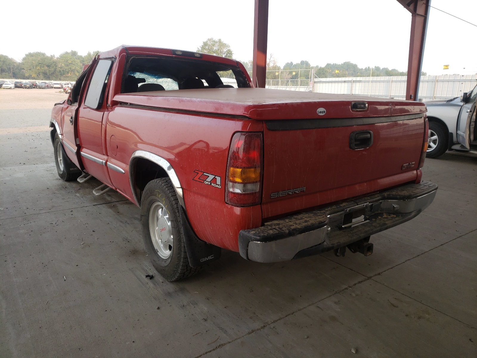 Photo 3 from auction – 2001 GMC NEW SIERRA with VIN 2GTEK19T611388702