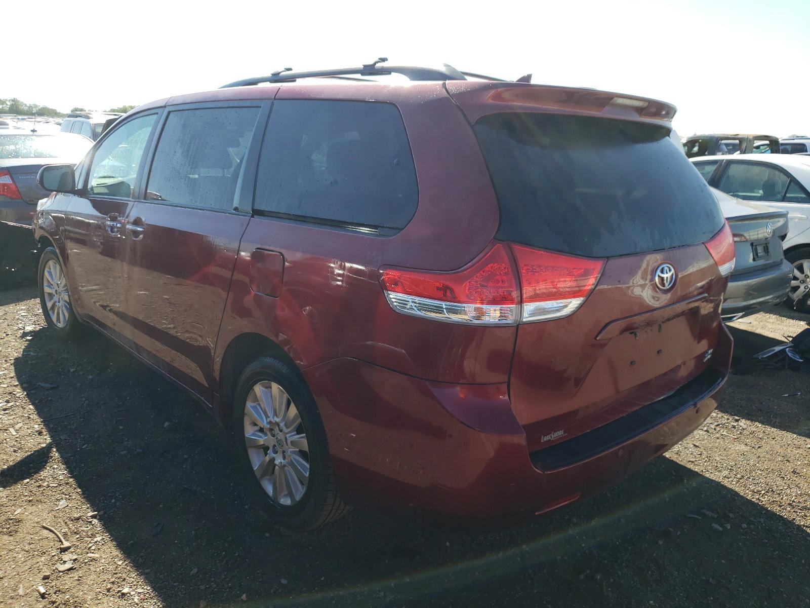Photo 3 from auction – 2012 TOYOTA SIENNA XLE with VIN 5TDDK3DC0CS033034