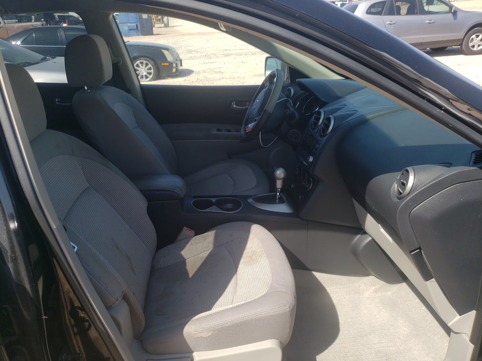 Photo 5 from auction – 2011 NISSAN ROGUE S with VIN JN8AS5MT4BW182788