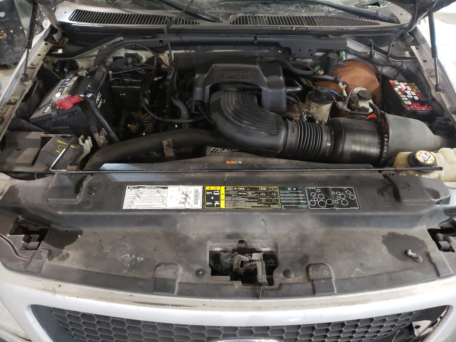 Photo 7 from auction – 2002 FORD F150 SUPER with VIN 1FTRW08L32KE08004