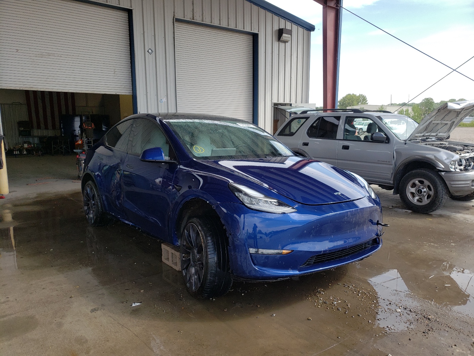 Photo 1 from auction – 2020 TESLA MODEL Y with VIN 5YJYGDEF5LF022942