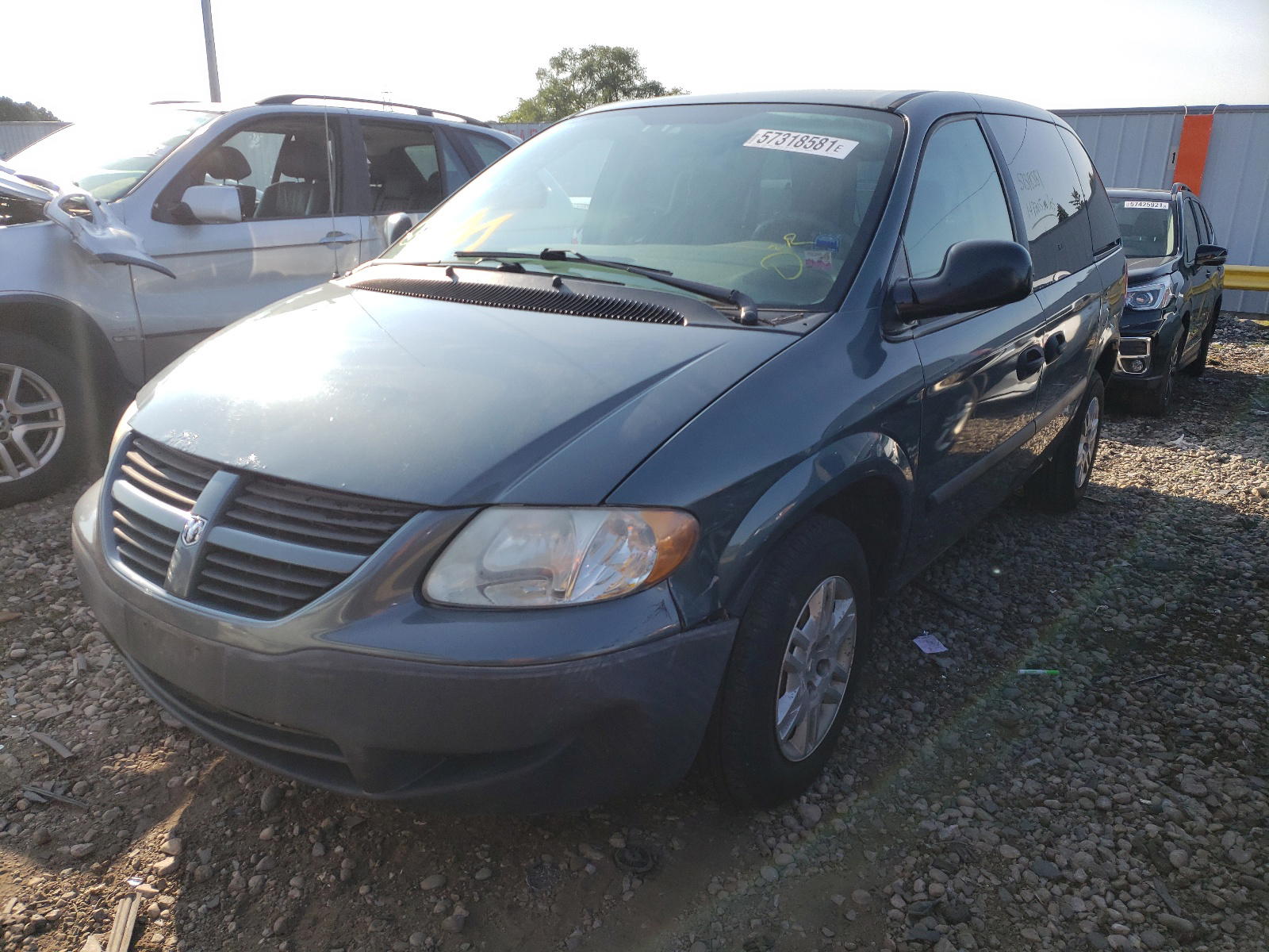Photo 2 from auction – 2005 DODGE CARAVAN SE with VIN 1D4GP25E65B239142