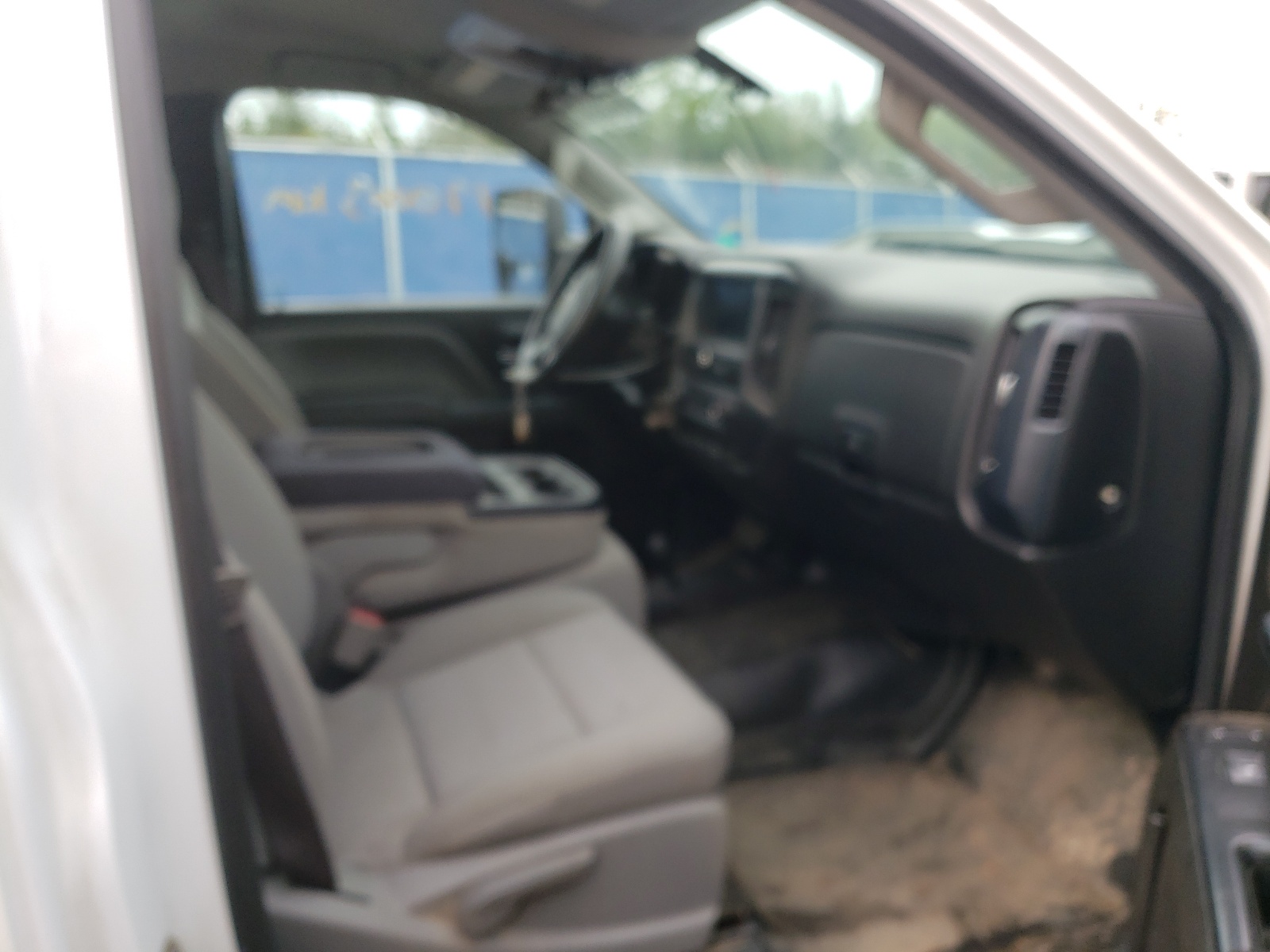 Photo 5 from auction – 2017 CHEVROLET SILVERADO with VIN 1GC3KYCG6HZ343773