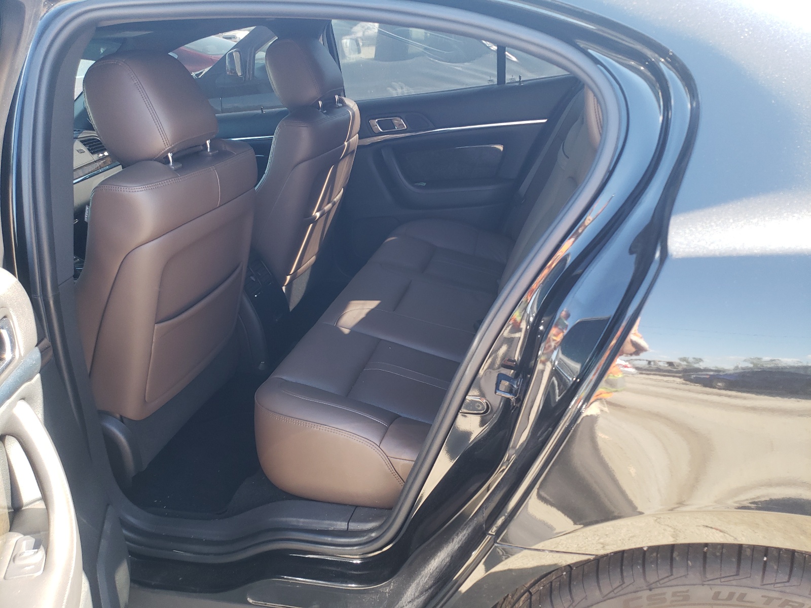 Photo 6 from auction – 2014 LINCOLN MKS with VIN 1LNHL9DK0EG605608