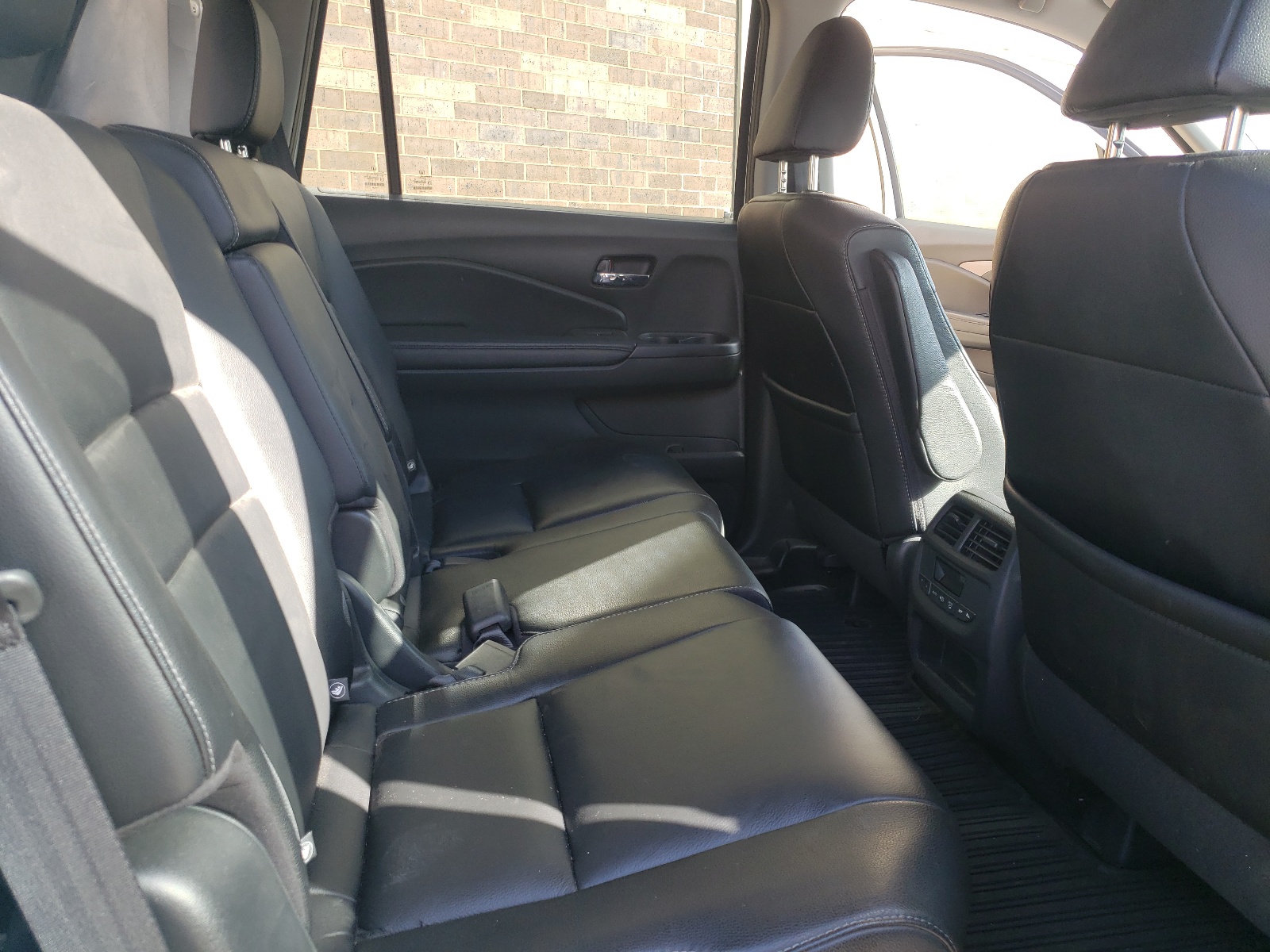 Photo 6 from auction – 2017 HONDA PILOT EXL with VIN 5FNYF6H53HB054779