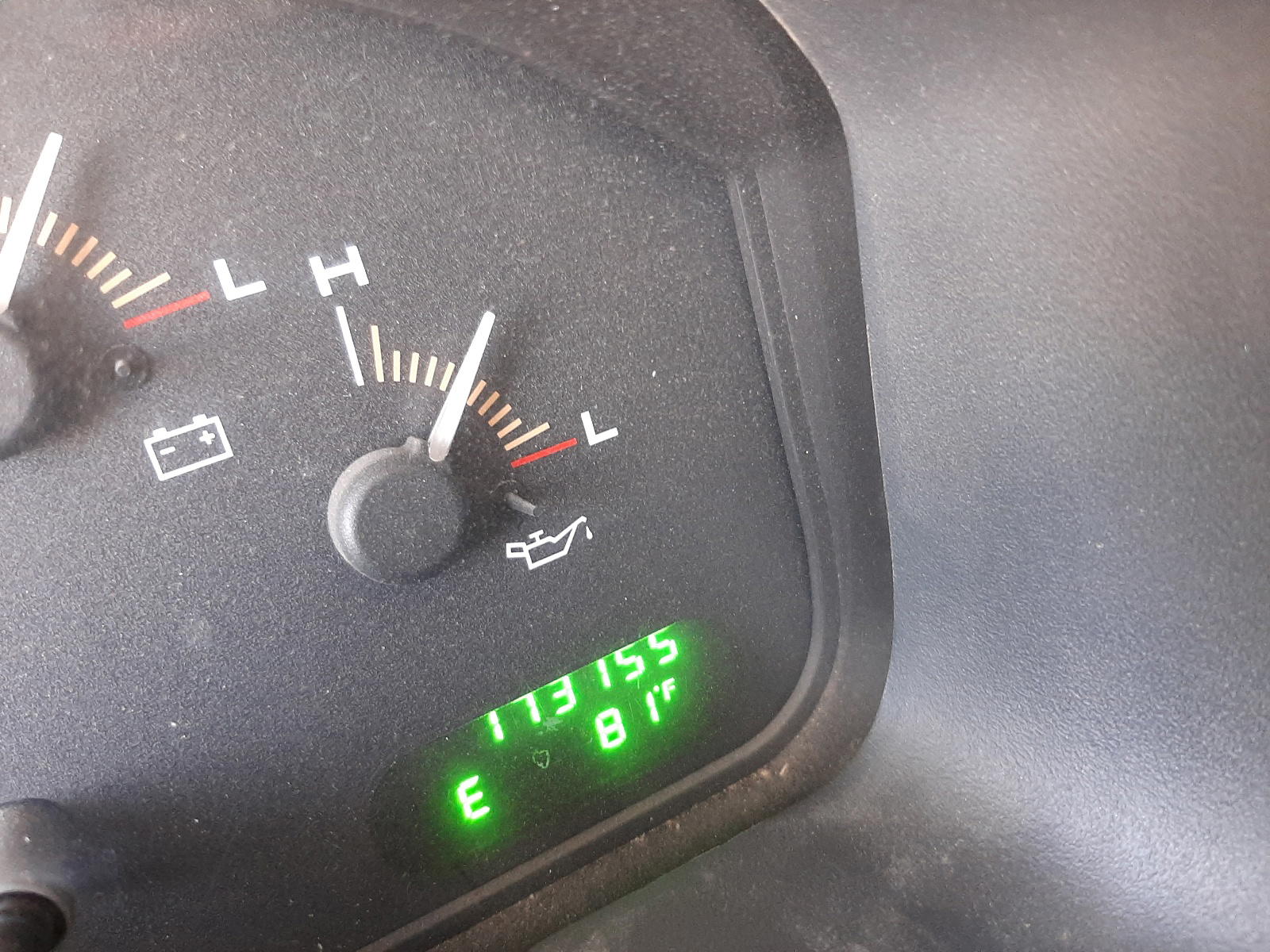 Photo 8 from auction – 2003 FORD EXPEDITION with VIN 1FMRU15W23LA87509
