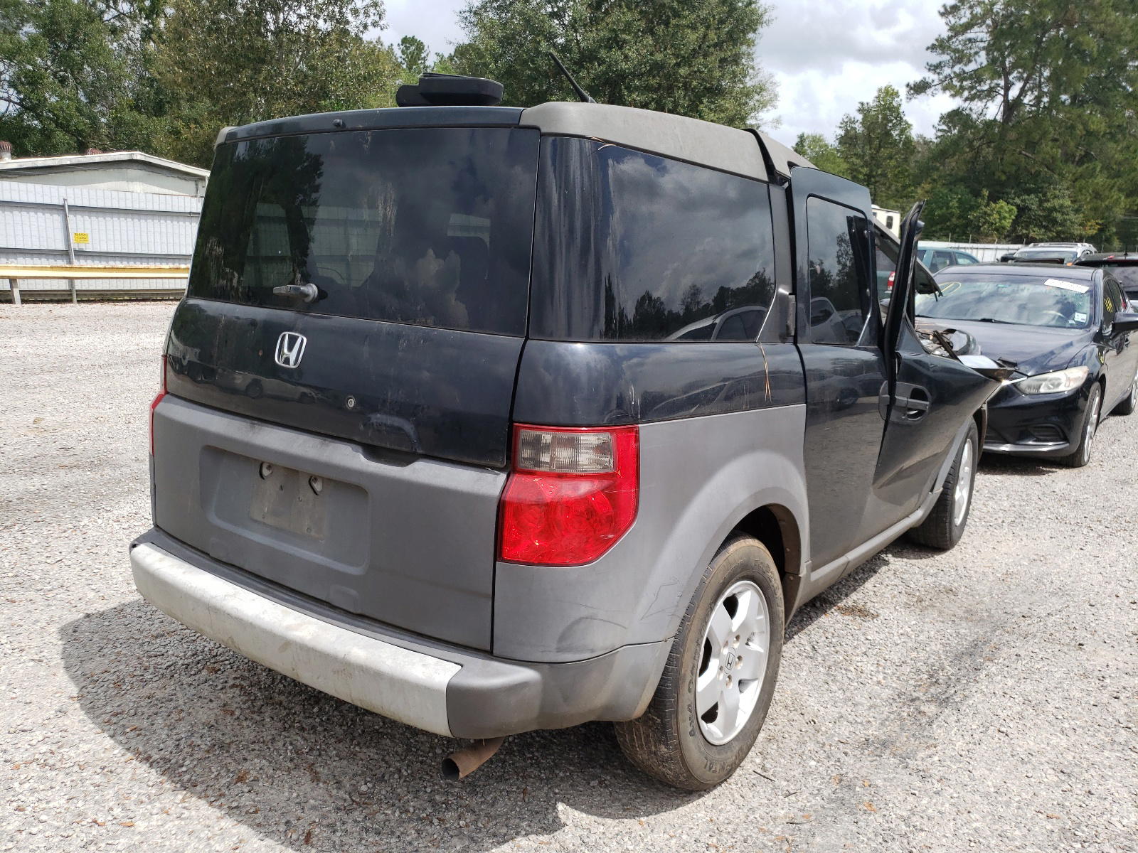 Photo 4 from auction – 2003 HONDA ELEMENT EX with VIN 5J6YH18533L007930