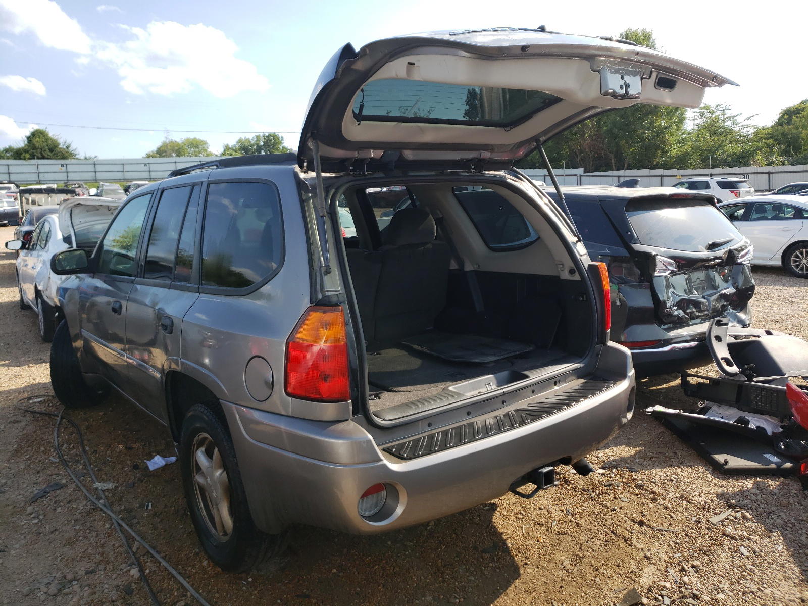 Photo 3 from auction – 2008 GMC ENVOY with VIN 1GKDS13S582138104