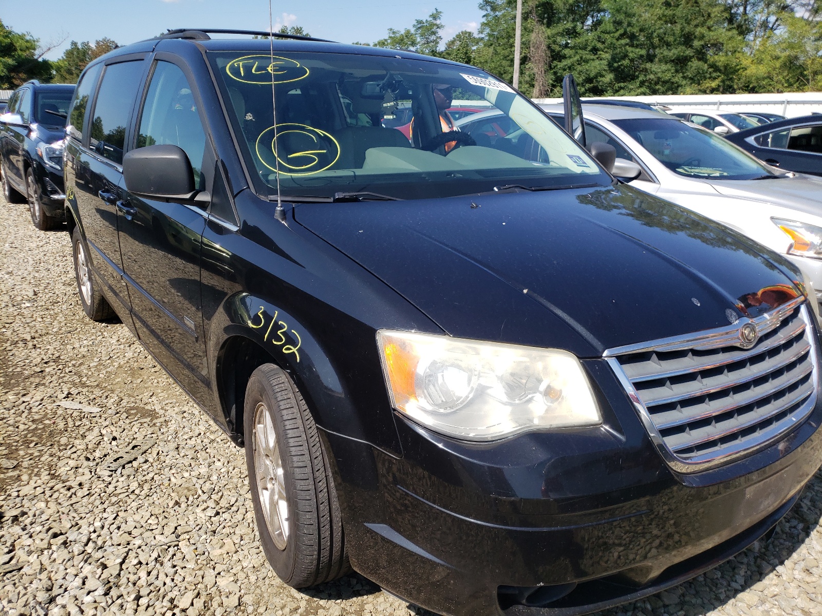 CHRYSLER TOWN & COU 2008 with VIN 2A8HR54P78R843636 - Photo from auction