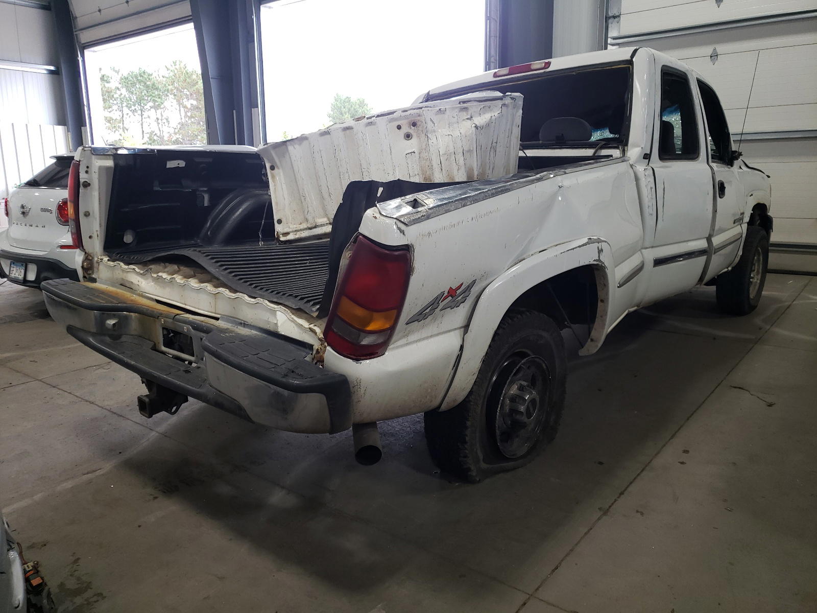 Photo 4 from auction – 2001 GMC SIERRA K25 with VIN 1GTHK29151E322187