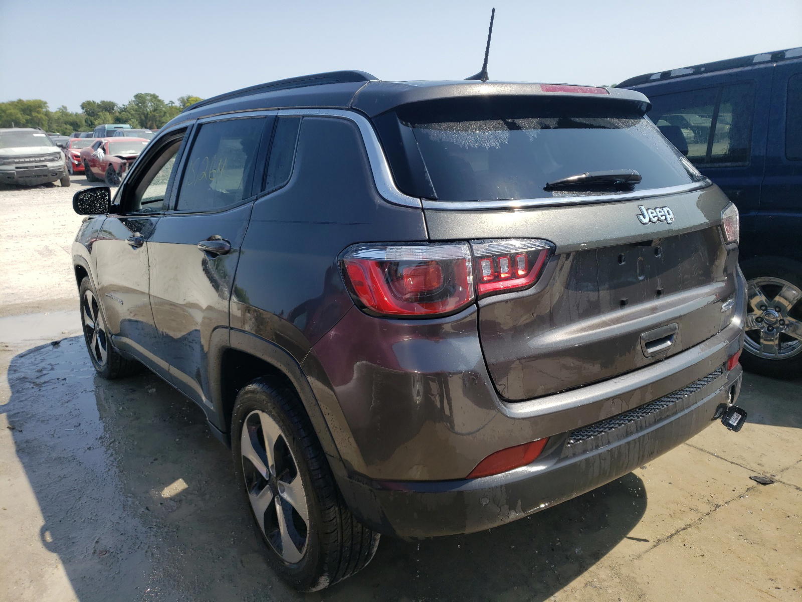 Photo 3 from auction – 2018 JEEP COMPASS LA with VIN 3C4NJCBB3JT468263