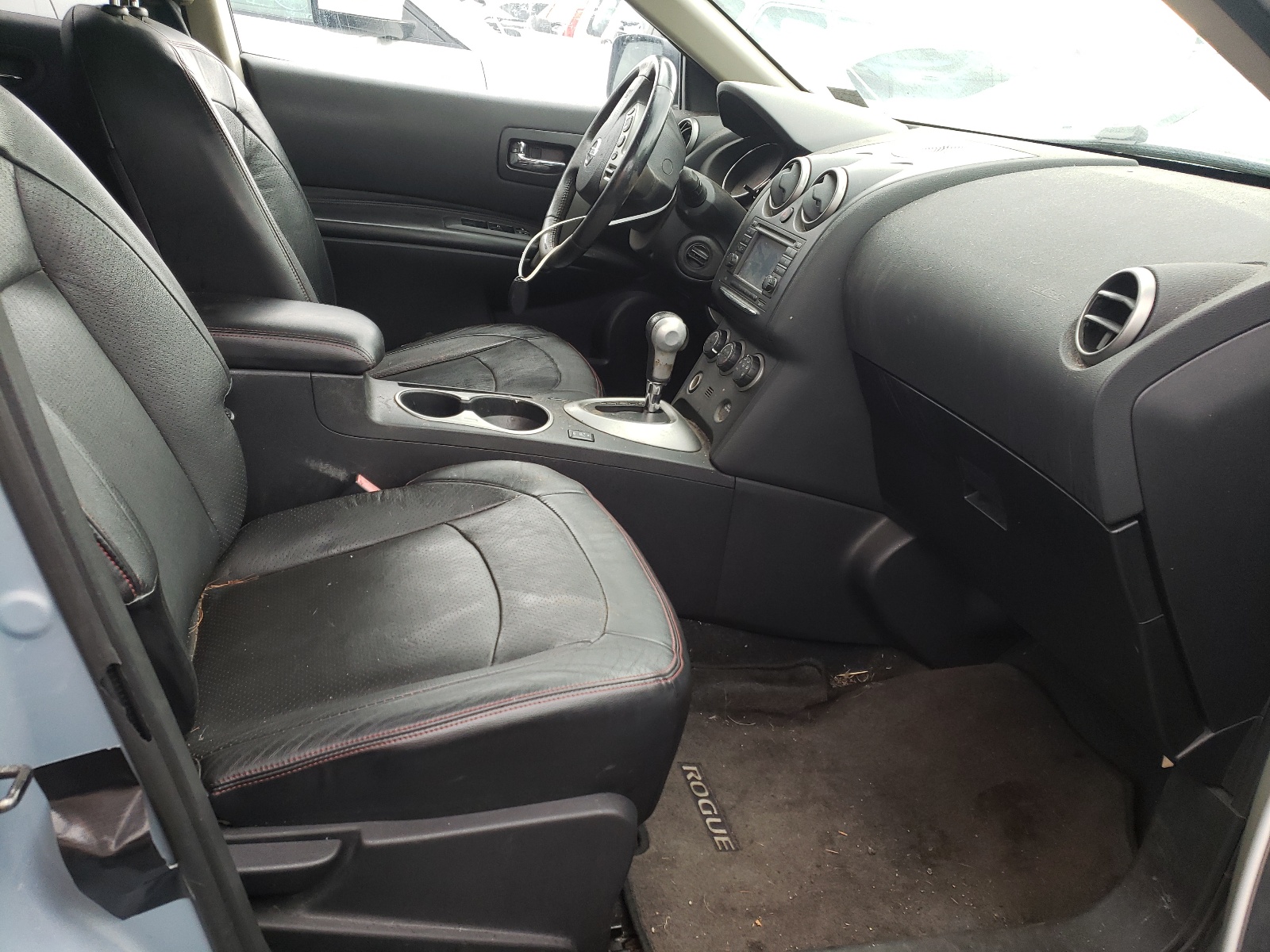Photo 6 from auction – 2011 NISSAN ROGUE S with VIN JN8AS5MV2BW270613