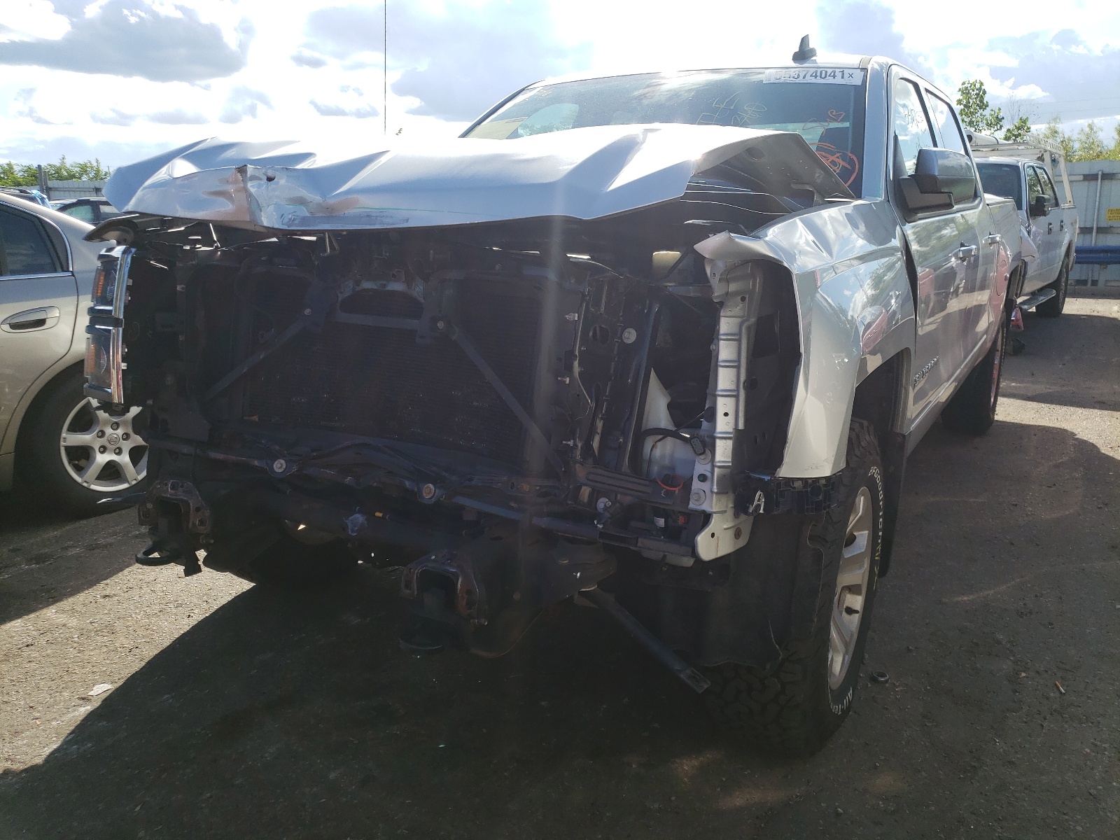 Photo 2 from auction – 2015 CHEVROLET SILVERADO with VIN 3GCUKRECXFG373957