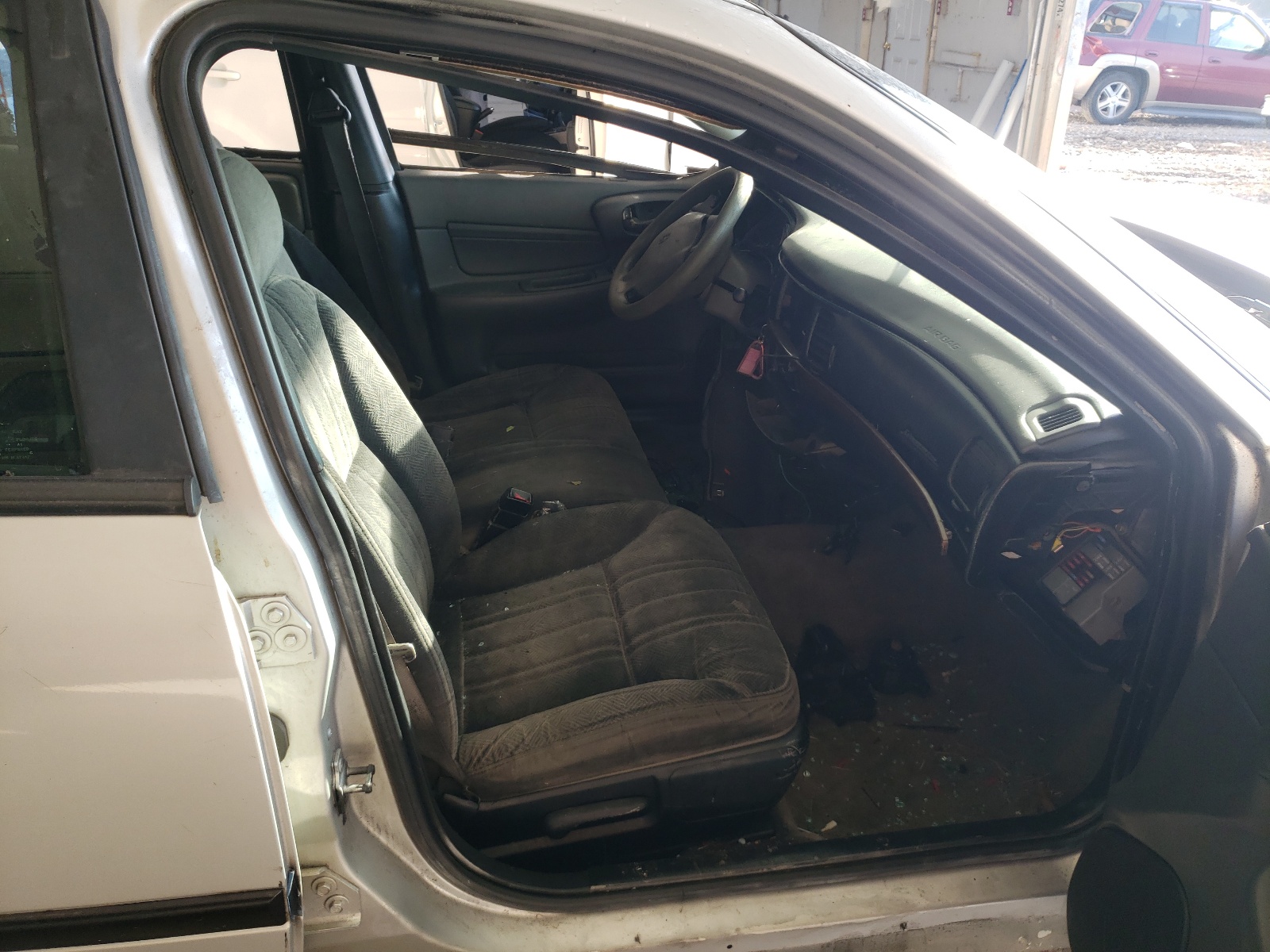 Снимка 5 от търг – 2003 CHEVROLET IMPALA с VIN 2G1WF52E339122546