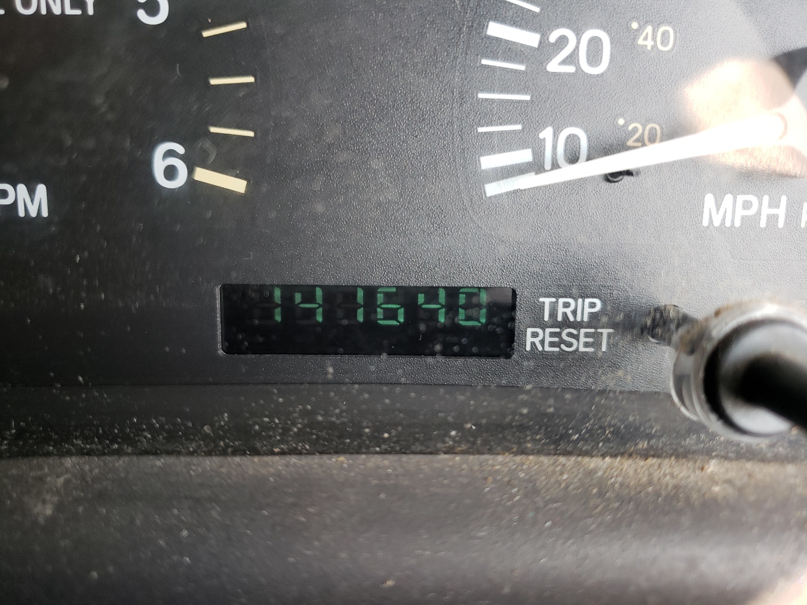 Photo 8 from auction – 1999 JEEP CHEROKEE S with VIN 1J4FN28S8XL609501