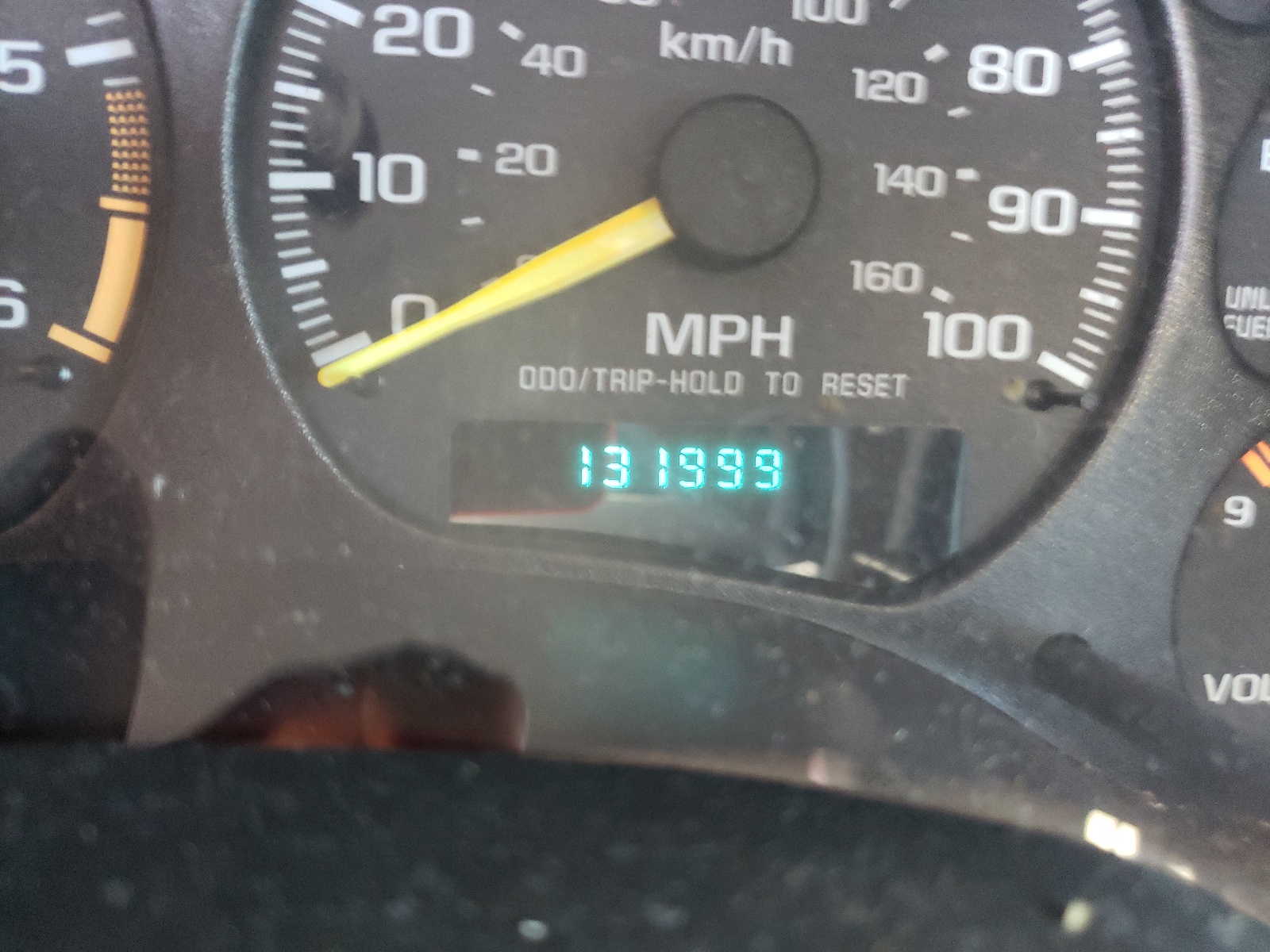 Photo 8 from auction – 1998 CHEVROLET BLAZER with VIN 1GNCS13WXWK131079