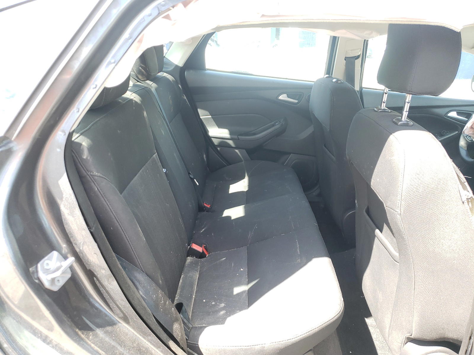 Photo 6 from auction – 2017 FORD FOCUS SEL with VIN 1FADP3H2XHL340146