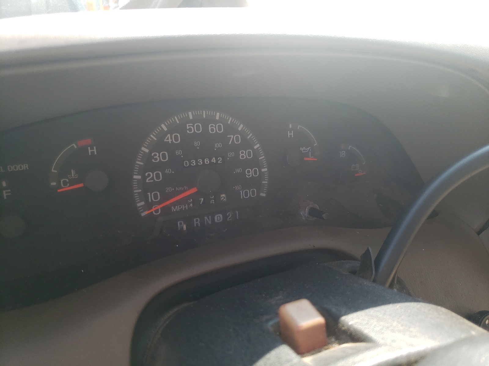 Photo 8 from auction – 1998 FORD F150 with VIN 1FTRF18L2WKA42807