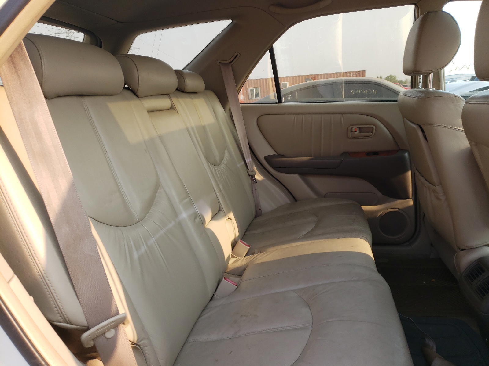 Photo 6 from auction – 2000 LEXUS RX 300 with VIN JT6HF10U4Y0138203