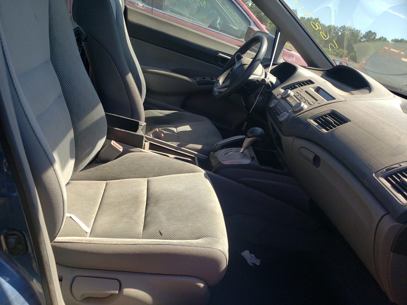 Photo 5 from auction – 2011 HONDA CIVIC LX with VIN 2HGFA1F55BH530027