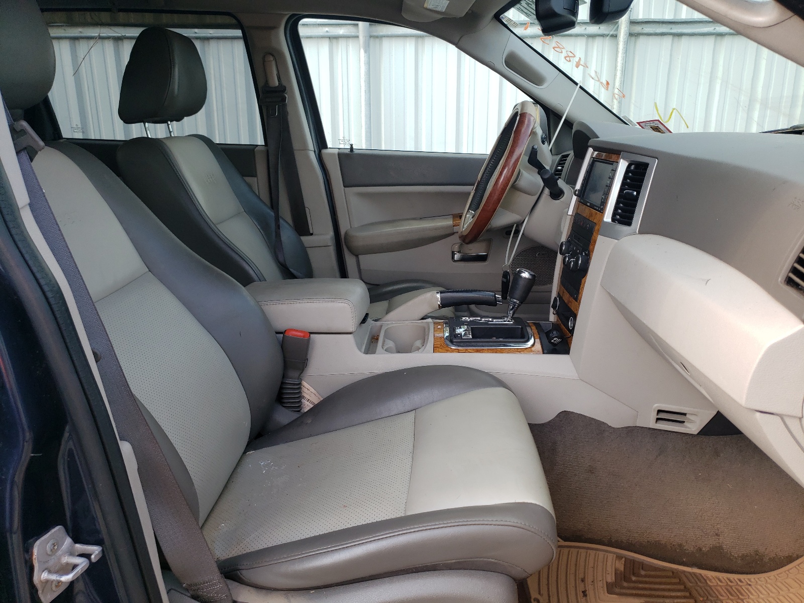 Photo 5 from auction – 2008 JEEP GRAND CHER with VIN 1J8HR58258C225352