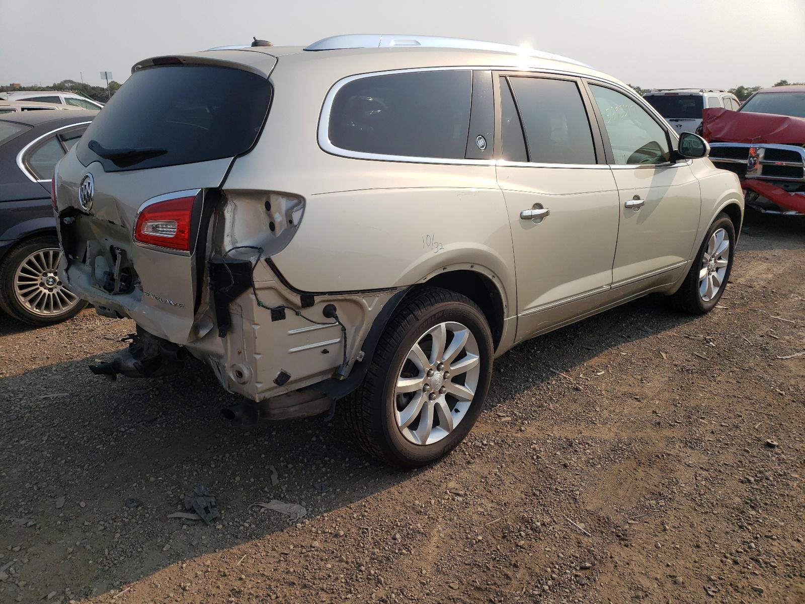 Photo 4 from auction – 2014 BUICK ENCLAVE with VIN 5GAKRCKD0EJ153478