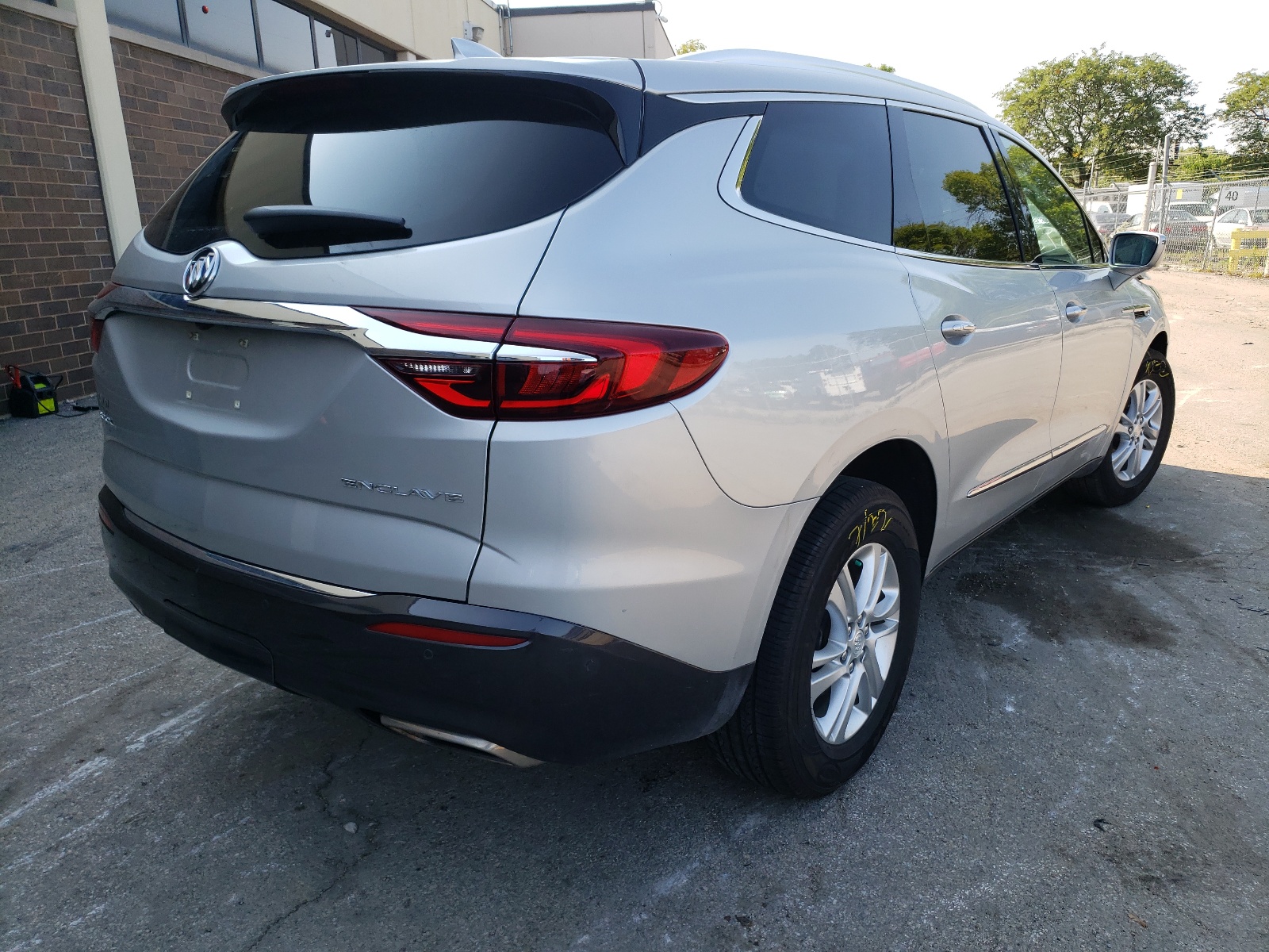 Photo 4 from auction – 2018 BUICK ENCLAVE ES with VIN 5GAERBKW6JJ207630