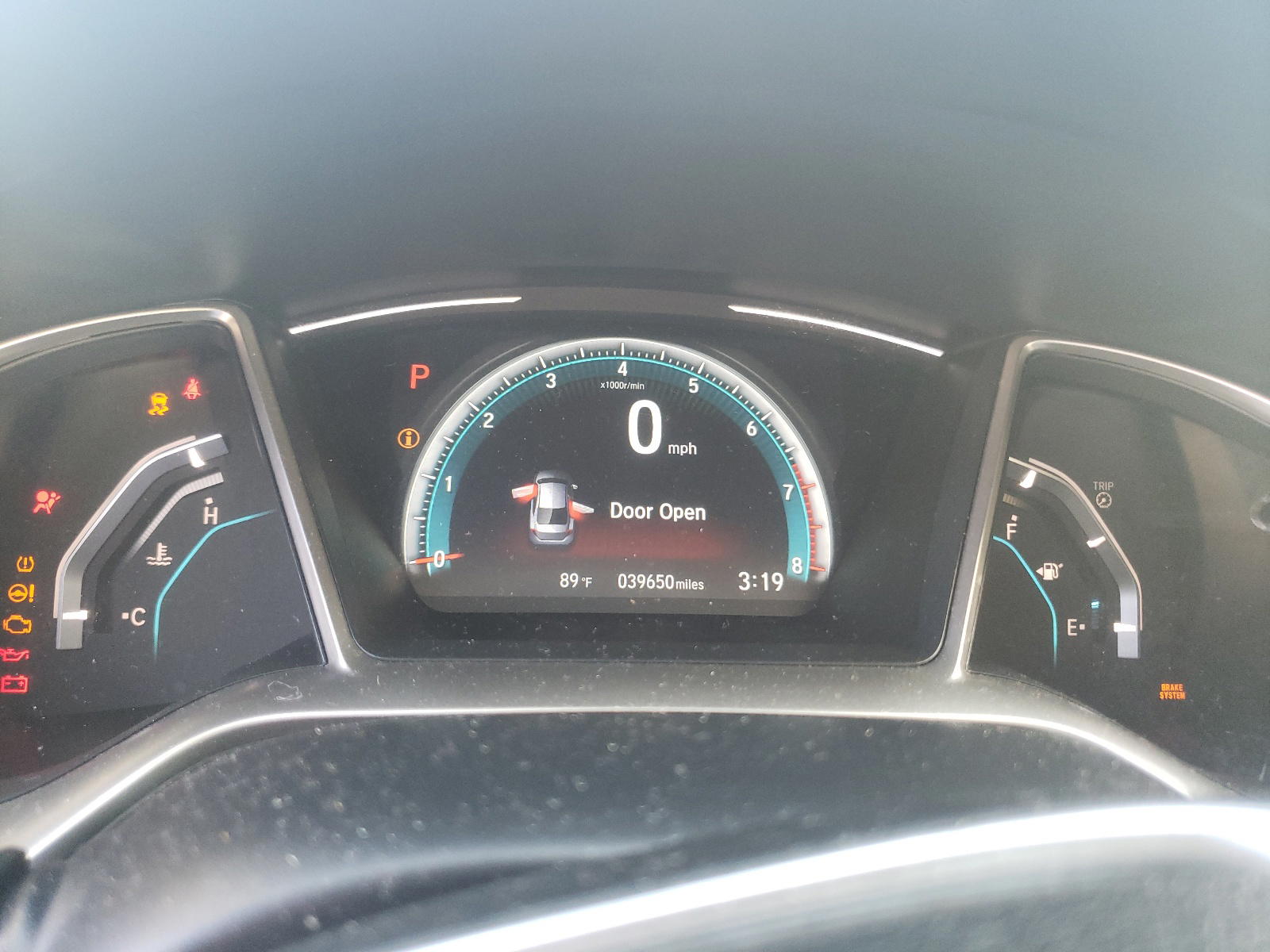 Photo 8 from auction – 2017 HONDA CIVIC EX with VIN 2HGFC2F74HH550277