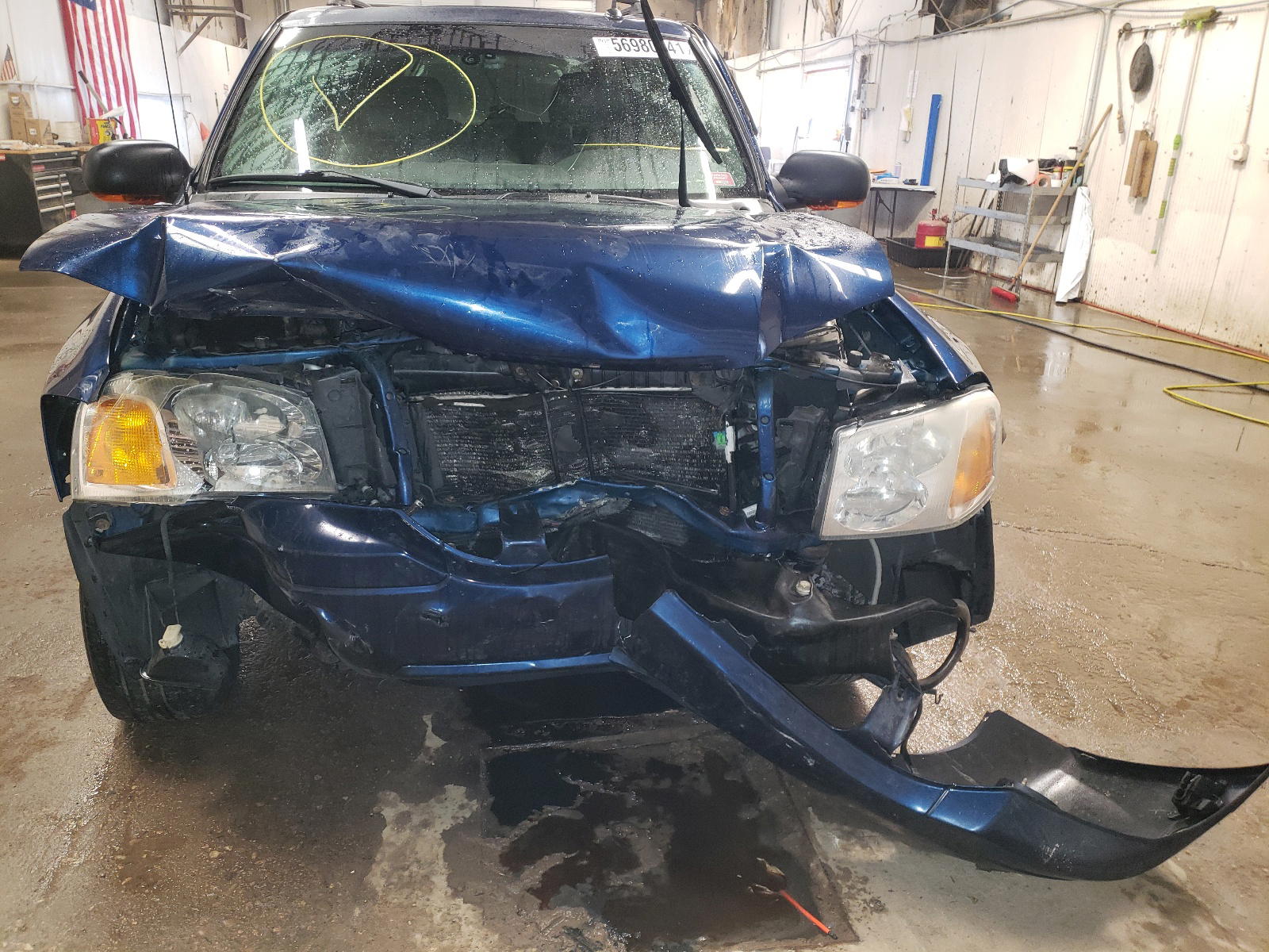 Photo 9 from auction – 2004 GMC ENVOY with VIN 1GKDT13S342438845