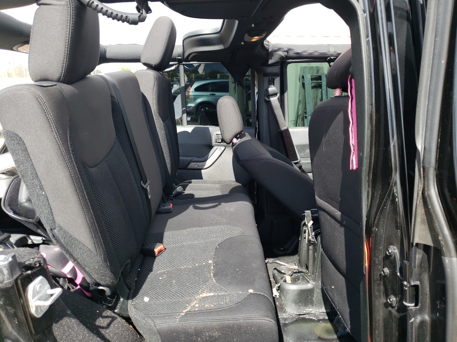 Photo 6 from auction – 2017 JEEP WRANGLER U with VIN 1C4BJWDG4HL693407