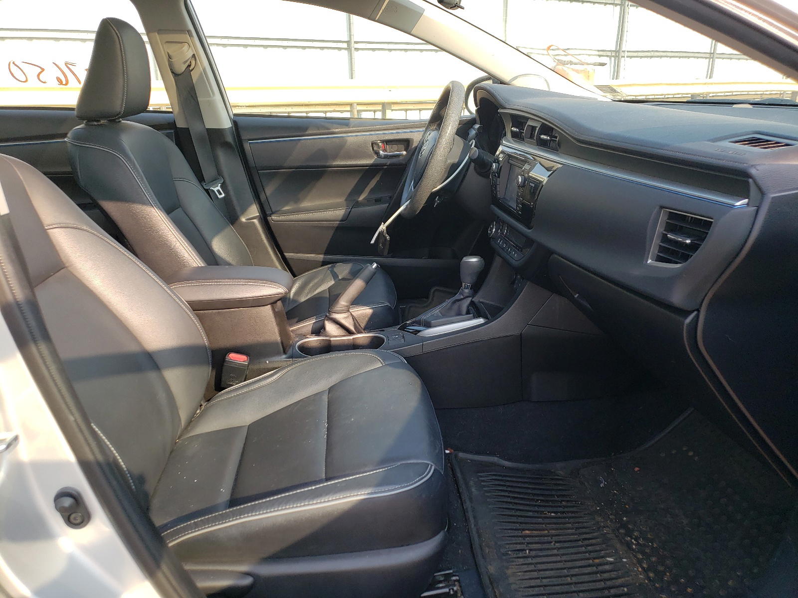 Photo 5 from auction – 2014 TOYOTA COROLLA L with VIN 5YFBURHE4EP117465
