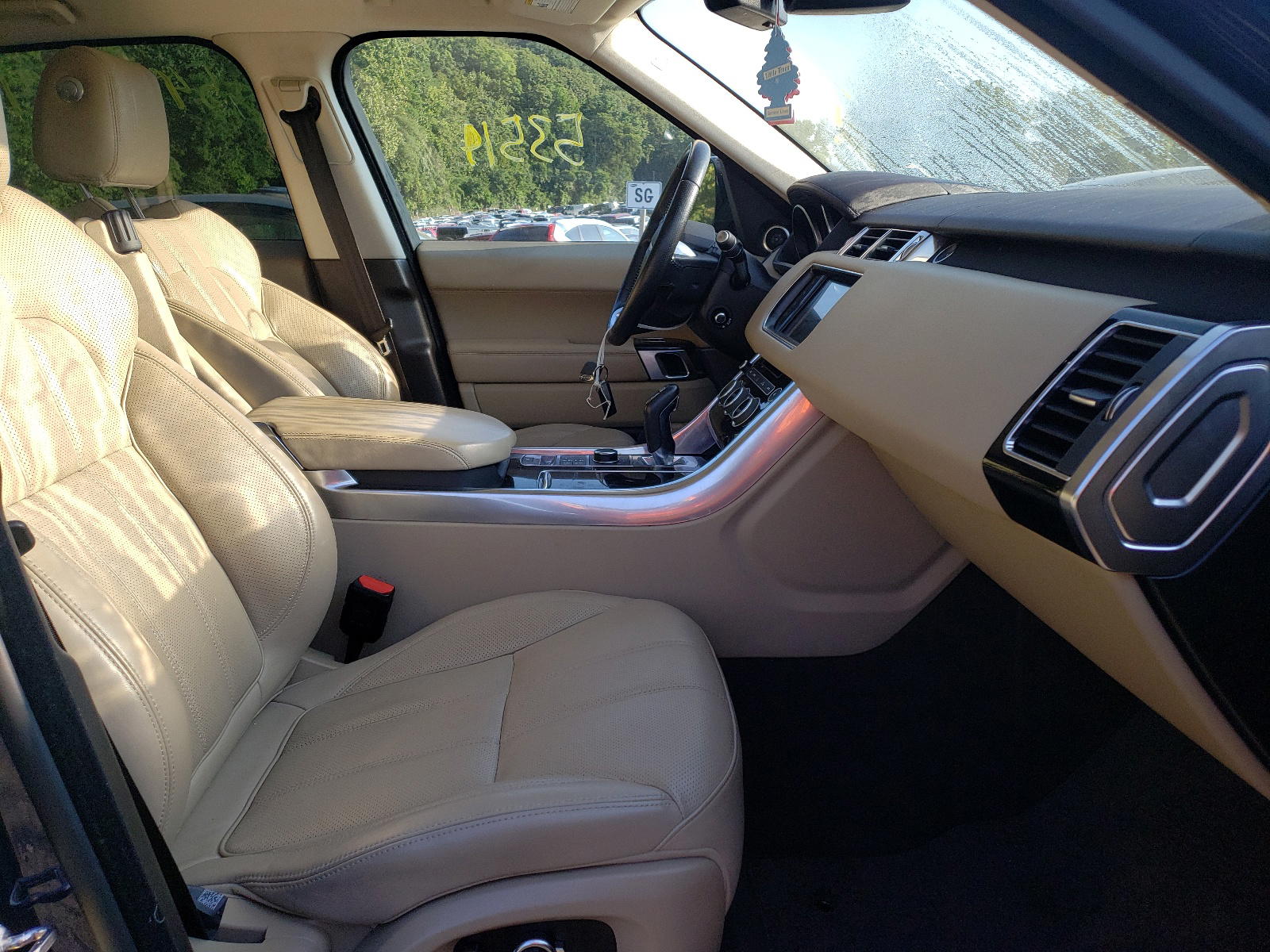 Photo 5 from auction – 2016 LAND ROVER RANGE ROVE with VIN SALWR2PF4GA666524