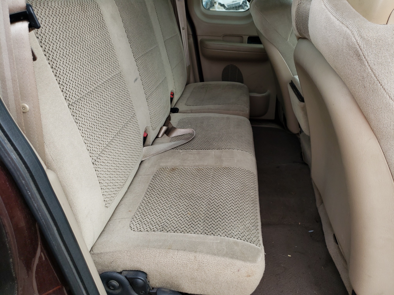 Photo 6 from auction – 2001 FORD F150 with VIN 1FTRX17LX1NA88357