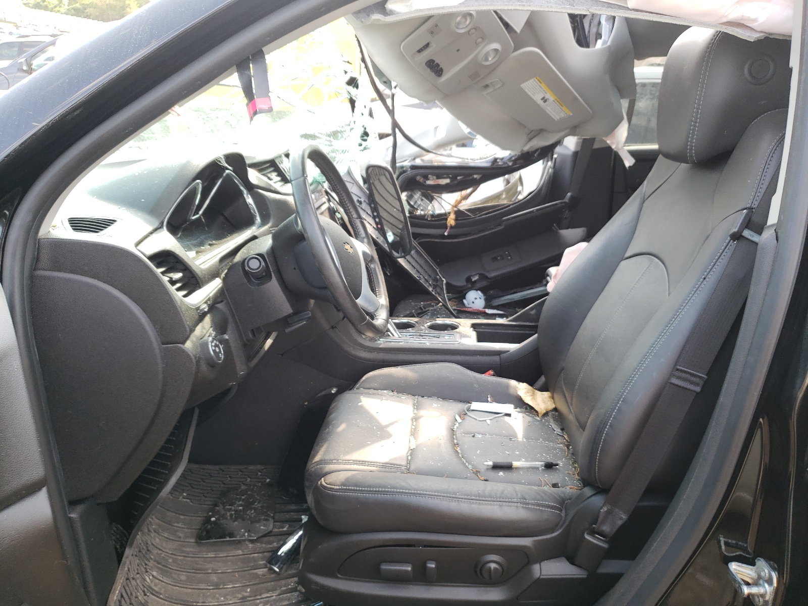Photo 5 from auction – 2017 CHEVROLET TRAVERSE L with VIN 1GNKVHKD9HJ185588