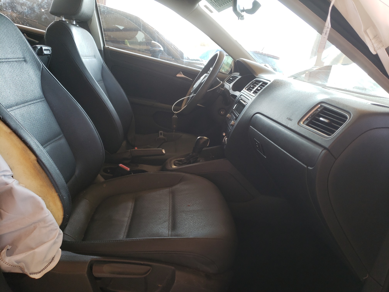 Photo 5 from auction – 2012 VOLKSWAGEN JETTA SE with VIN 3VWDP7AJ5CM332902