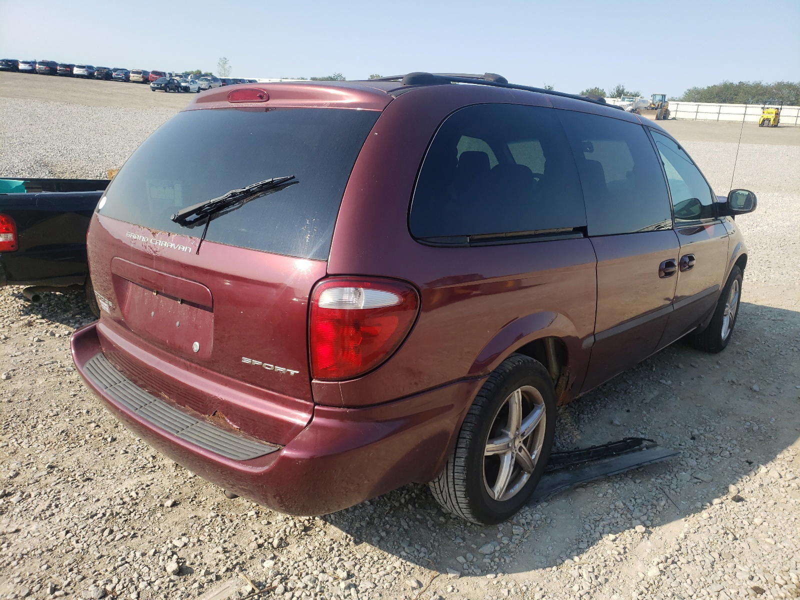 Photo 4 from auction – 2002 DODGE GRAND CARA with VIN 1B4GP44R32B582593