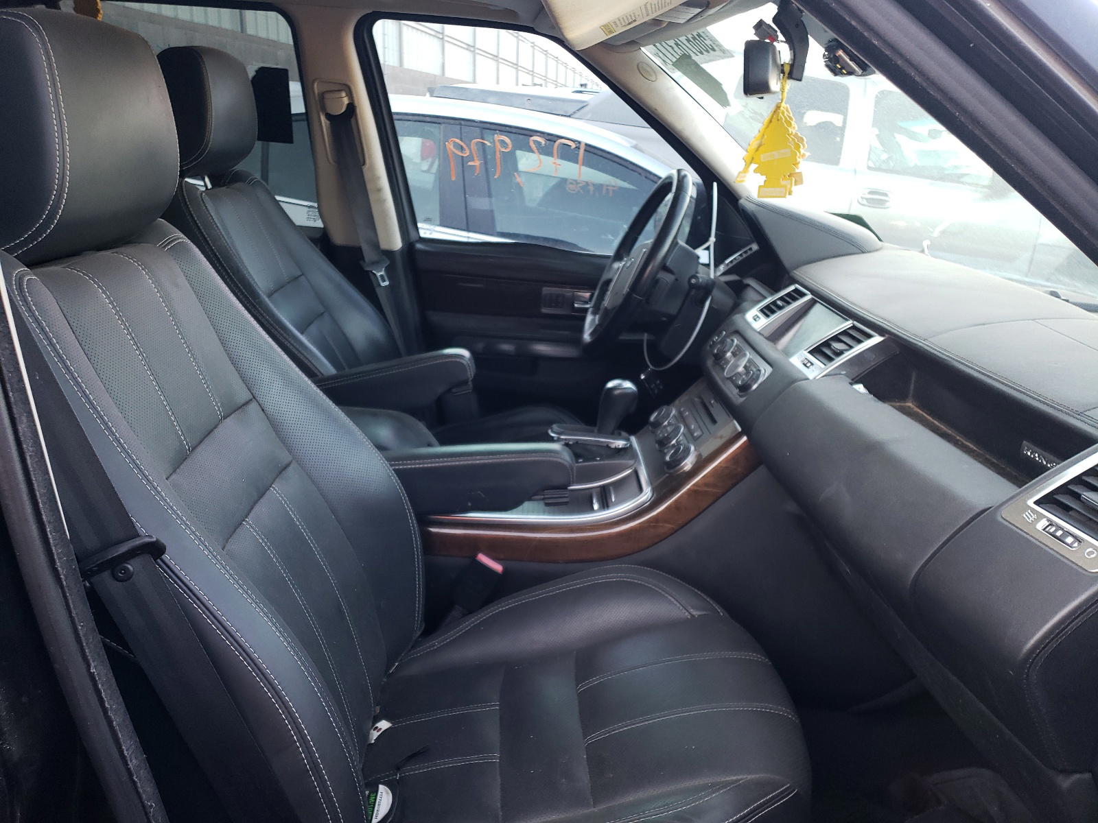 Photo 5 from auction – 2011 LAND ROVER RANGE ROVE with VIN SALSK2D4XBA294394