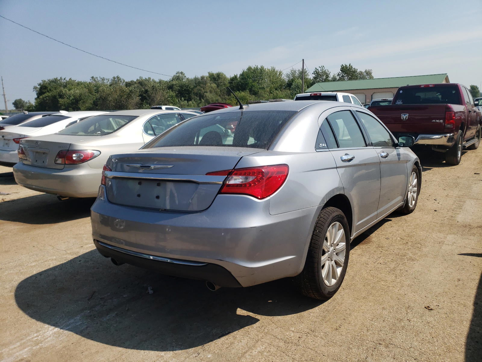 Photo 4 from auction – 2013 CHRYSLER 200 LIMITE with VIN 1C3CCBCG3DN612375