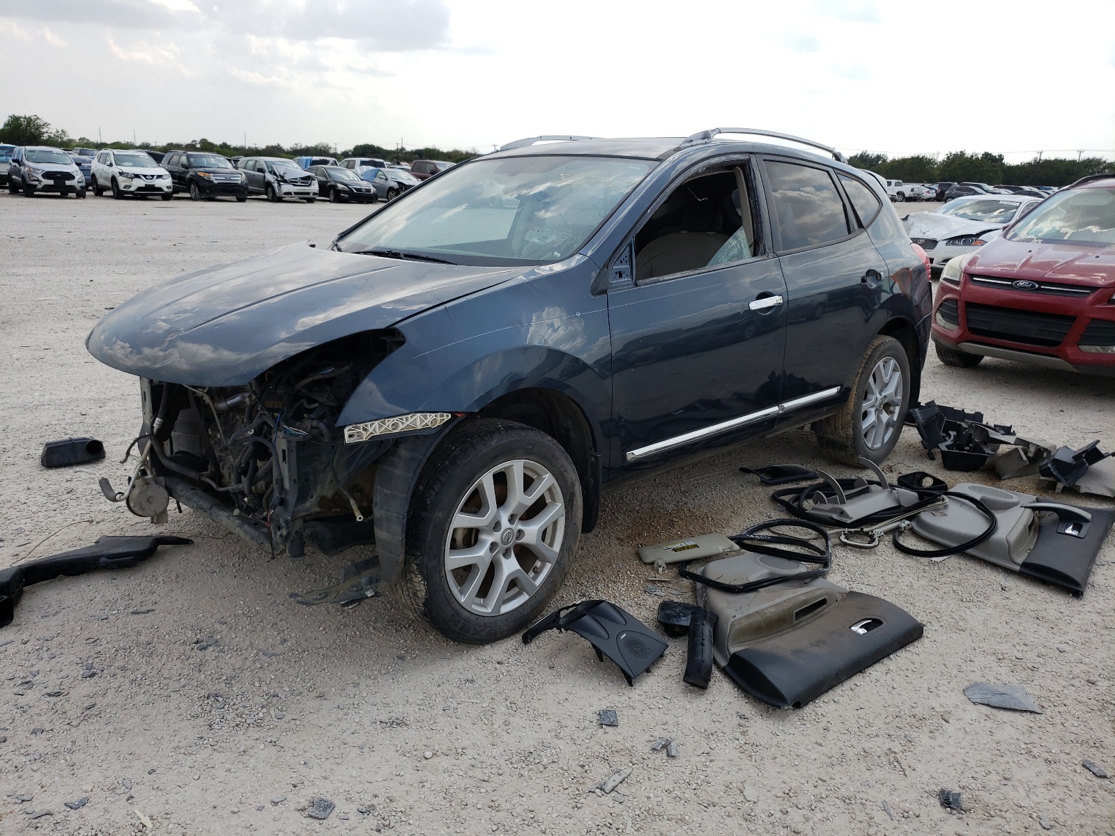 Photo 2 from auction – 2013 NISSAN ROGUE S with VIN JN8AS5MT5DW505166