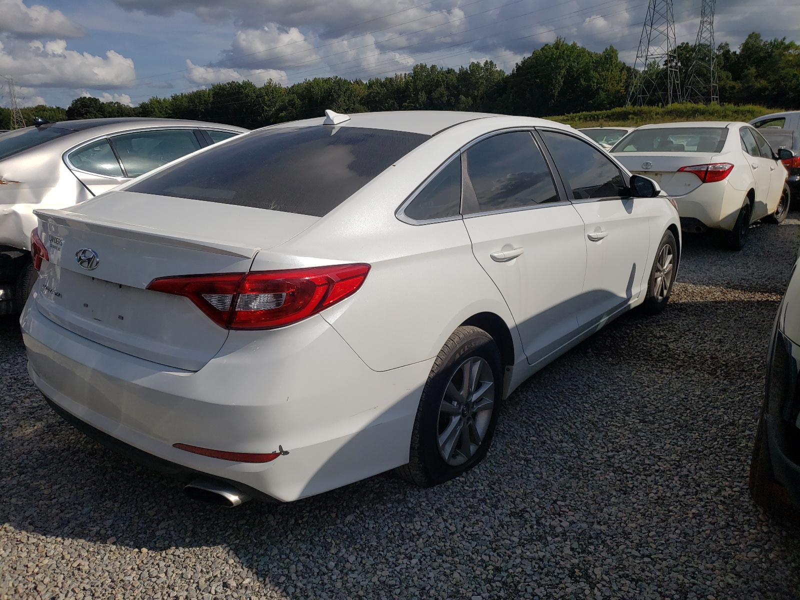 Photo 4 from auction – 2017 HYUNDAI SONATA SE with VIN 5NPE24AF1HH541647