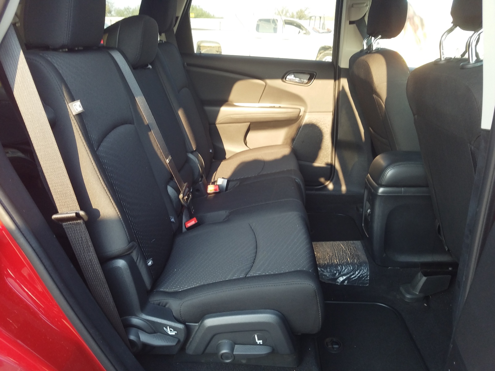 Photo 6 from auction – 2018 DODGE JOURNEY SE with VIN 3C4PDCAB5JT158861