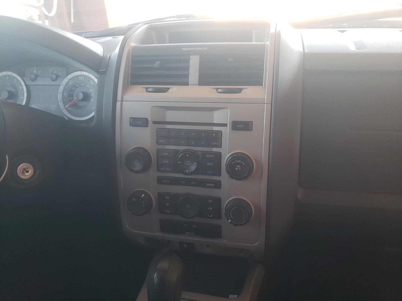 Photo 9 from auction – 2010 FORD ESCAPE XLT with VIN 1FMCU0D78AKD37204