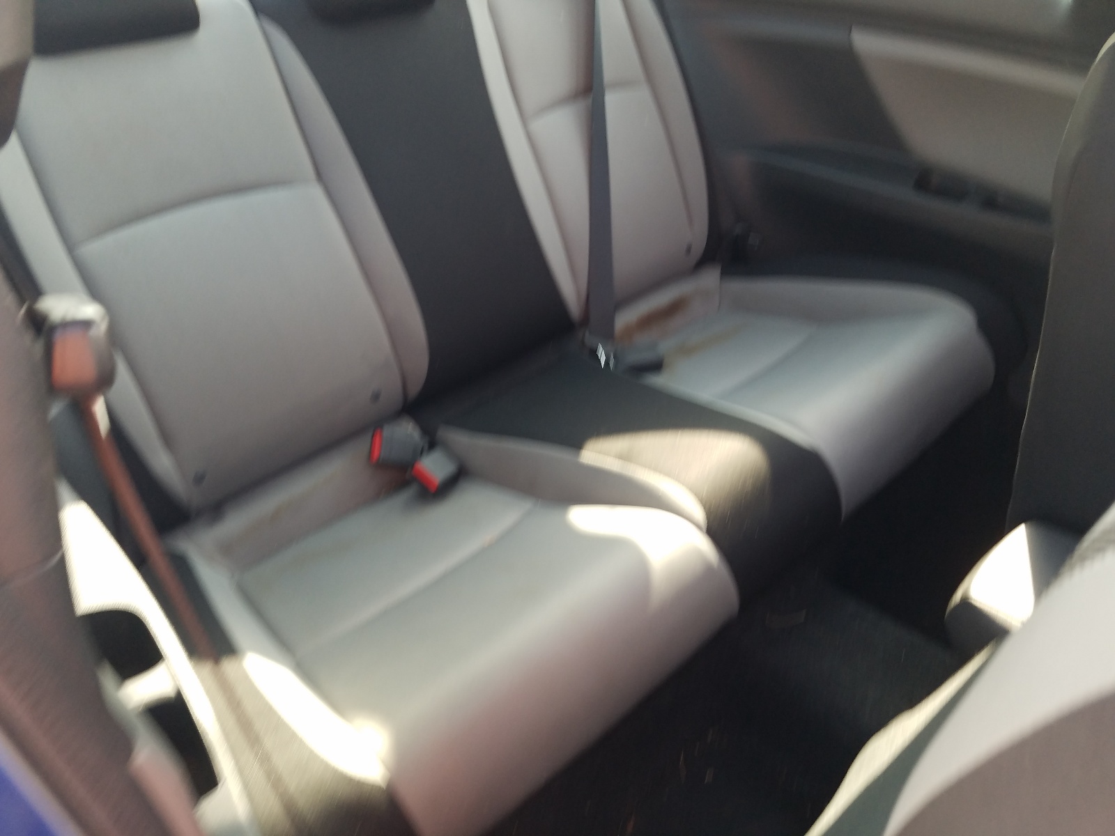 Photo 6 from auction – 2017 HONDA CIVIC LX with VIN 2HGFC4B01HH305747
