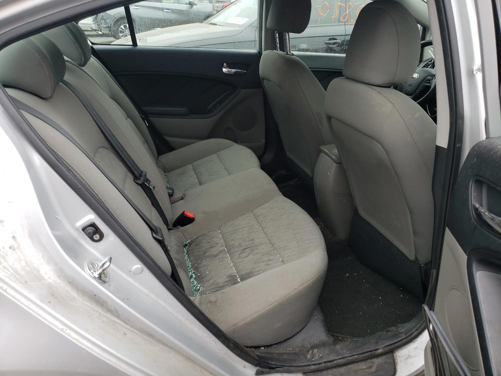 Photo 6 from auction – 2015 KIA FORTE LX with VIN KNAFK4A68F5423920