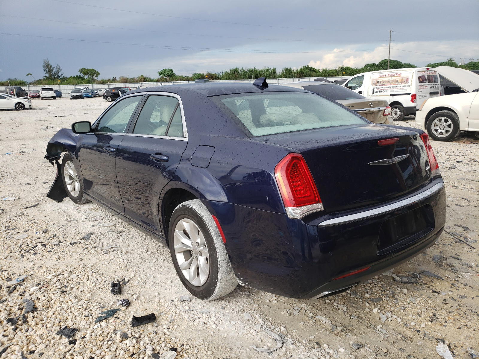 Photo 3 from auction – 2016 CHRYSLER 300 LIMITE with VIN 2C3CCAAG4GH212495
