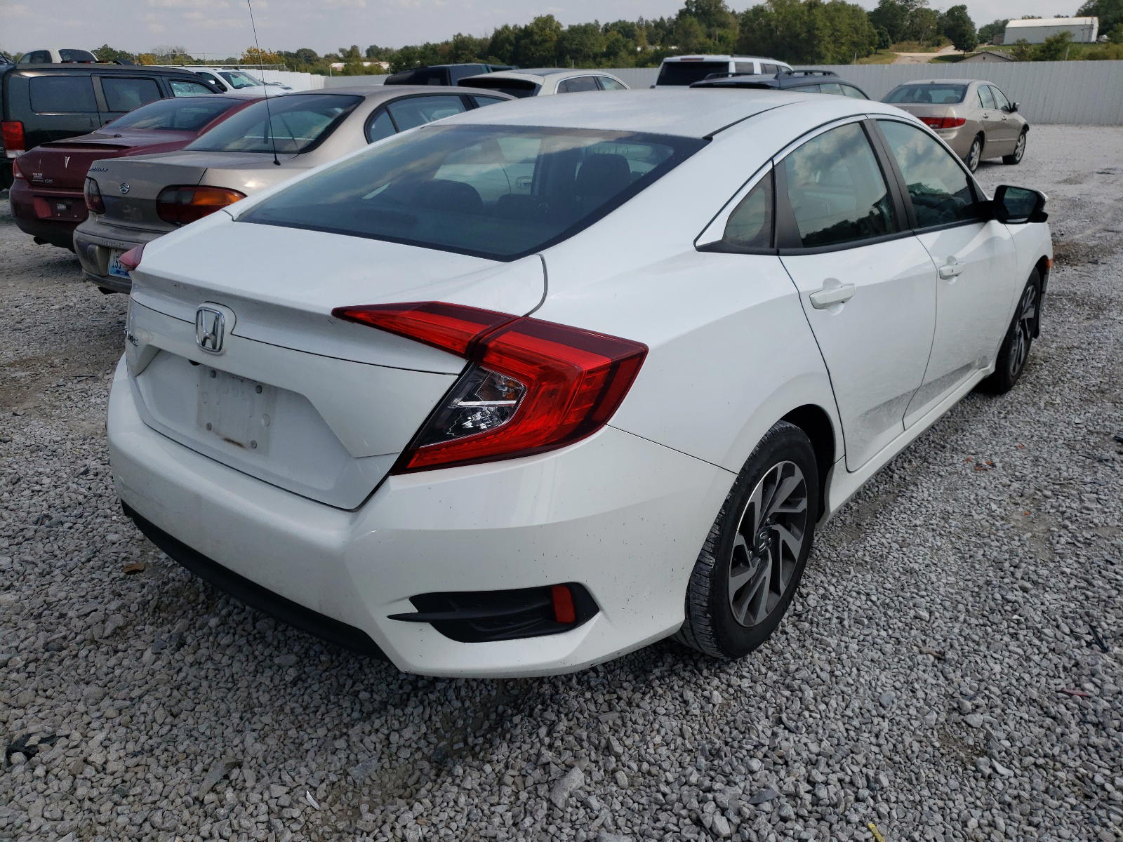 Photo 4 from auction – 2016 HONDA CIVIC EX with VIN 19XFC2F76GE013578